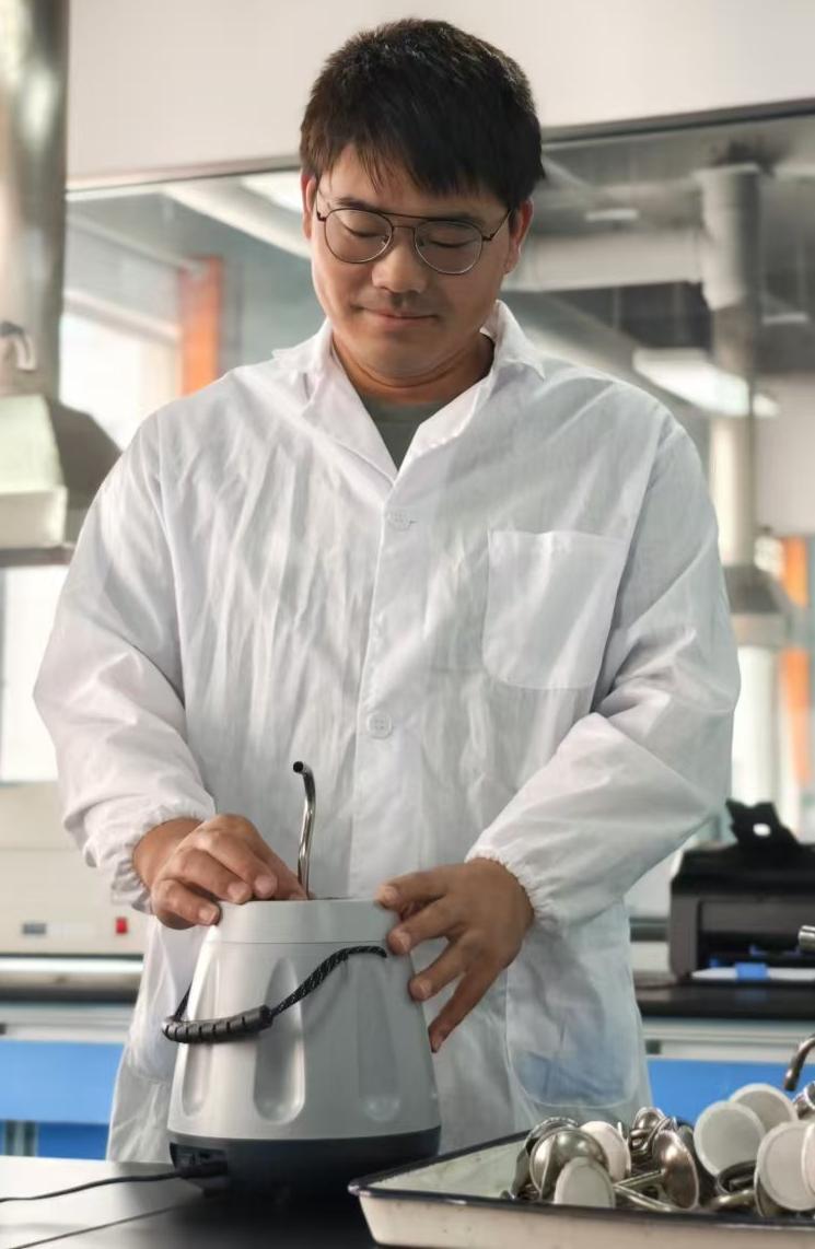 樊志�?.jpg 樊志�?.jpg